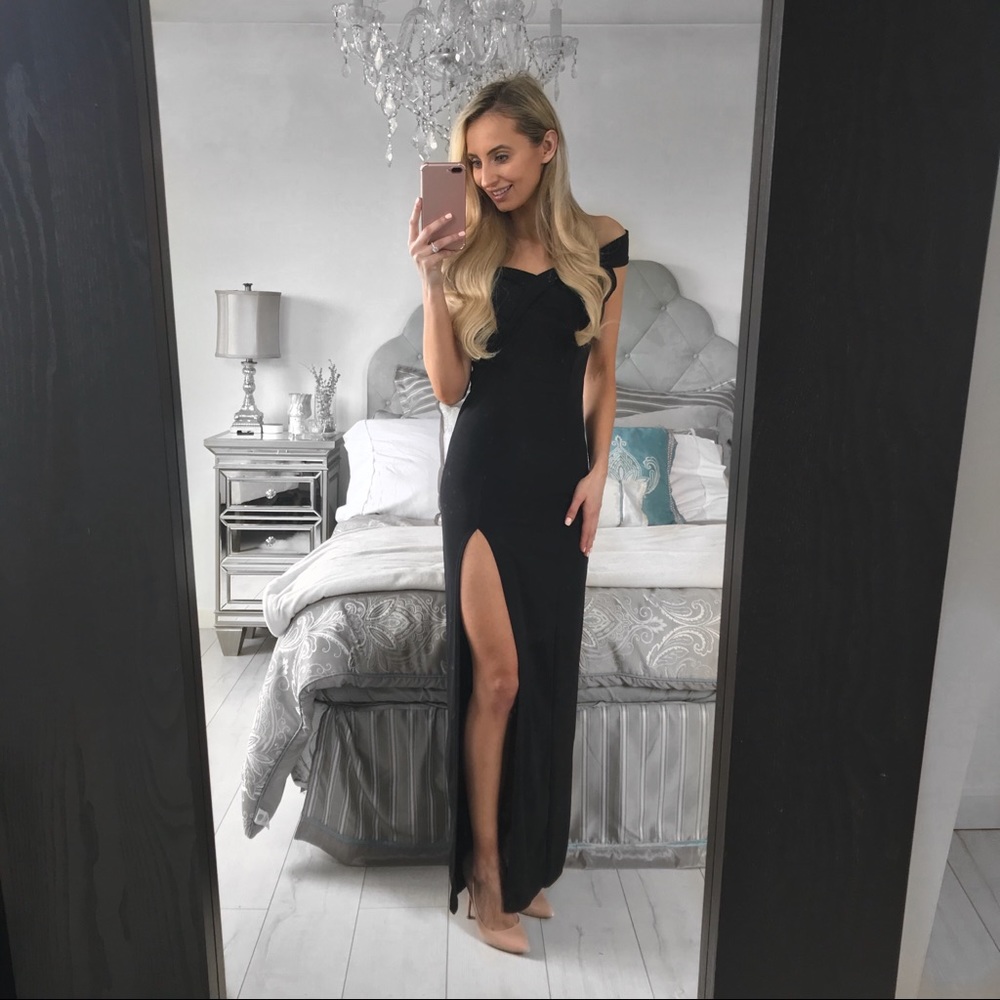 Off Shoulders Maxi Bodycon Slit Dress - Picture 6 of 7